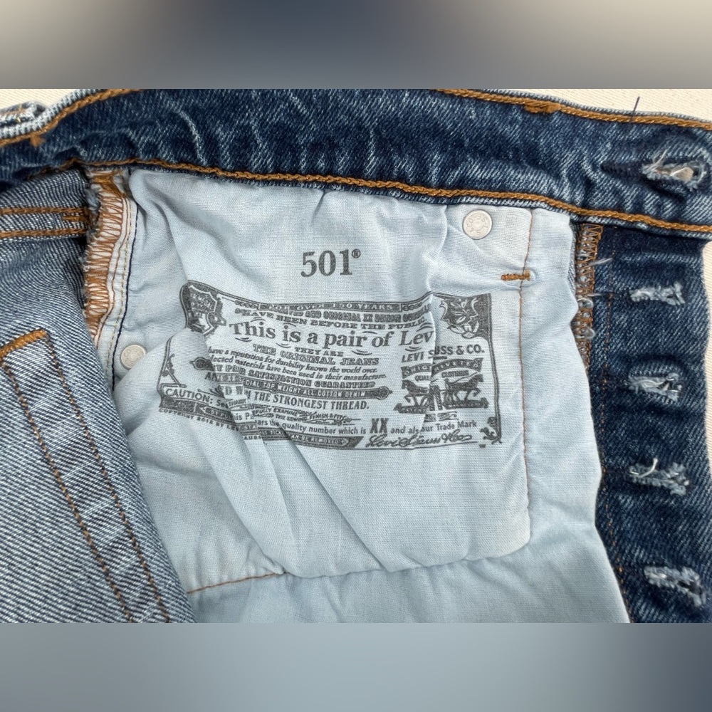 Levi’s Strauss 501 Classic Blue Denim Jeans - Picture 7 of 10